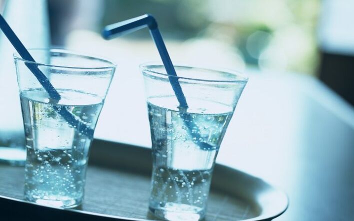 ويجب الإصرار على الشرب والأكل لمدة لا تزيد عن 10 أيام